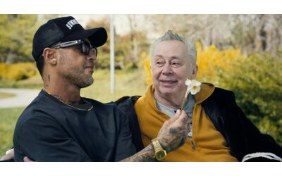 Nella bicicletta di mio figlio Carlos c era il sedile che si alzava L sotto avevo nascosto 100mila euro Fabrizio Corona lo rivela nella docu serie Netflix