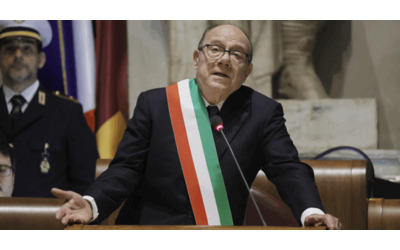 Nelle periferie ho trovato generosit dobbiamo avere rispetto per loro senza la spocchia del centro Carlo Verdone sindaco d Roma per il 75esimo compleanno