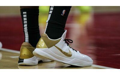 Nike affondata in Borsa dai dazi di Trump: preoccupano le tariffe con la Cina