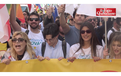 No al riarmo, la piazza M5s al Pd: “Basta ambiguità o alleanza difficile. Schlein? Boicottata dall’interno”