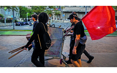 Noi obiettori israeliani ci rifiutiamo di entrare in un esercito accusato di crimini di guerra La comunit internazionale fermi Netanyahu