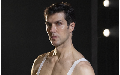 “Non bisogna aver paura di gridare la pace per Gaza. OnDance si rinnova all’Arco della Pace con Bolero. Le istituzioni tutelino la danza”: così Roberto Bolle