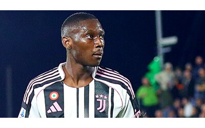Non c’entra Vlahovic, ma i conti del Ffp: Comolli ha svelato perché la Juve non ha ancora preso Kolo Muani