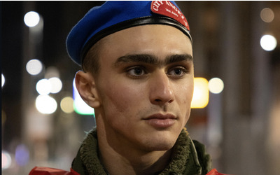 Odio le feste Se posso dare una mano quando gli altri festeggiano lo faccio volentieri Achille Costacurta con Martina Colombari e il padre Billy tra i City Of Angels VIDEO