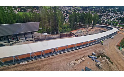 Olimpiadi 2026, ecco l’impatto ambientale della nuova pista da bob a Cortina | Le prime foto a lavori quasi conclusi