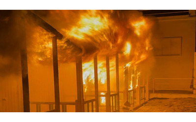 Ostia, 5 stabilimenti balneari incendiati: un fermato. “Ho fatto tutto da solo”
