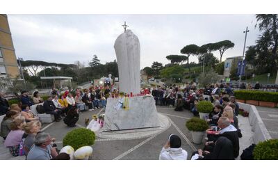 “Papa Francesco ha trascorso una notte tranquilla”. In serata un nuovo bollettino