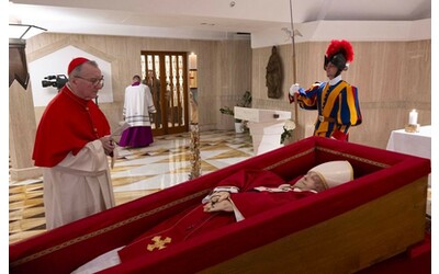 Papa Francesco, sabato i funerali: oggi l’ufficializzazione. Meloni convoca un Cdm ad hoc. Trump, Zelensky e Macron ci saranno – Diretta