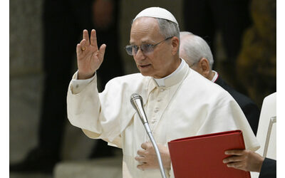 Papa Leone XIV: “Impiegherò ogni sforzo per la pace. Negoziamo, la Santa Sede è a disposizione per far incontrare i nemici”