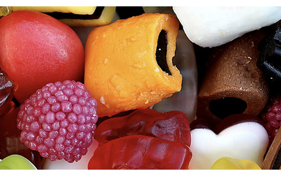 Pap va a prendere i figli dalla ex moglie e si accorge che sono in stato confusionale ridacchiano hanno sonnolenza e fame anomala la mamma dava loro caramelle alla cannabis per avere tempo per s Condannata