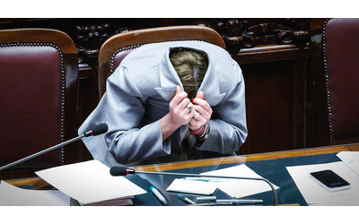 Paragon, le opposizioni vogliono Meloni in Parlamento: “Venga a rispondere in aula, non può cavarsela con l’audizione al Copasir”