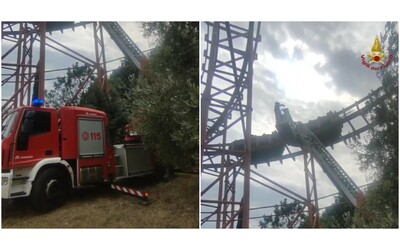 Paura a Cinecittà World, problema tecnico alle montagne russe: 15 persone bloccate a 20 metri d’altezza, 4 sono minori