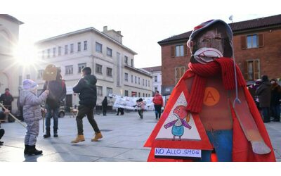 Pediatri e medici green: “600mila bimbi muoiono ogni anno per l’inquinamento ambientale. Rafforzare i regolamenti”
