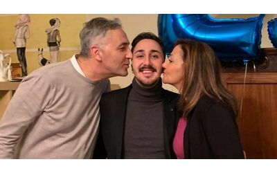 Per due volte sogna il figlio morto che gli porge una bambina: “È mia sorella”. Nove mesi dopo nasce davvero Claudia: “Abbiamo visto una luce”