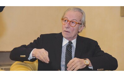 “Per premiarmi dell’aumento di copie vendute, Berlusconi mi regalò il 7% dell’azienda e il palazzo di Via Negri. Ma quando m’invito in Sardegna gli dissi di no e che detestavo il mare”: parla Vittorio Feltri
