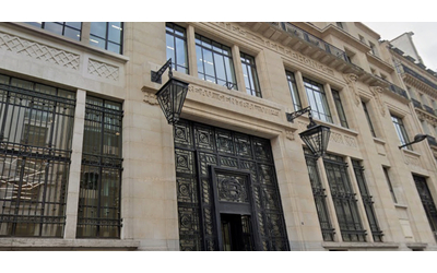 Perch la bomba davanti alla Bank of America a Parigi va letta come un frammento di guerra clandestina