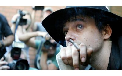 “Pete Doherty rischia l’amputazione delle dita dei piedi”: è malato di diabete di tipo 2, come Tom Hanks