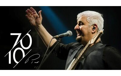 Pino Daniele è morto dieci anni fa, ma la sua mancanza si sente. L’artista che faceva sognare a ritmo di blues: ecco tutte le iniziative per celebrarlo
