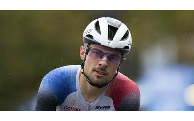 Precipita in un dirupo alla Milano-Sanremo, ma nessuno se ne accorge: “Solo in ospedale ci siamo resi conto”
