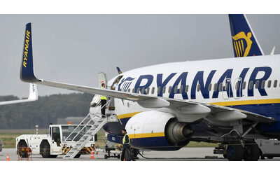 “Problemi alla strumentazione a bordo”: volo Ryanair diretto a Londra rientra all’aeroporto di Bari