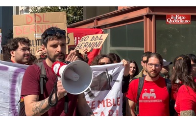 Protesta dei precari universitari in Bicocca: “Non mangiamo più col ddl Bernini”. Contestata la rettrice