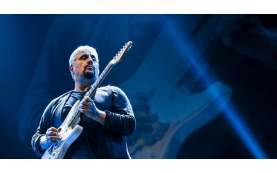 Proteste per il concerto di Pino Daniele a Napoli: “Era uno show tv, non pensato per il popolo”. Il figlio dell’artista, Nello, si scusa: “La verità uscirà a galla”