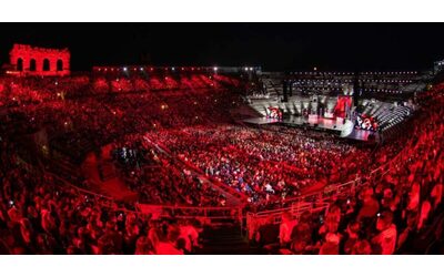 “Pubblicità ingannevole, il cast del concerto è diverso da quello sponsorizzato”: RTL 102.5 e Radio Zeta devono sganciare mille euro a 4 fan