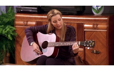 Quando and in onda Friends la gente ci odiava e la stampa era ostile Cos abbiamo smesso di fare interviste per concentrarci sullo show a testa bassa cos Lisa Kudrow