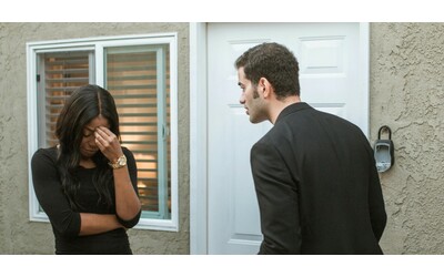 “Quando ho avuto il cancro mia moglie è stata fantastica, ora voglio il divorzio ma come posso dirglielo dopo quel che ha fatto per me?”: la storia riportata dal Mirror