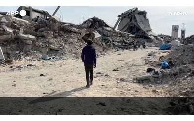 “Qui la vita è impossibile”: le testimonianze dei palestinesi nella Striscia di Gaza vicino la Linea Gialla dell’Idf