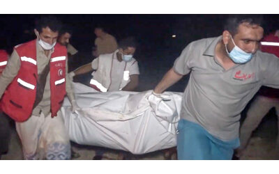 Raid Usa in Yemen, Houthi: “Colpito centro per migranti, almeno 68 morti”