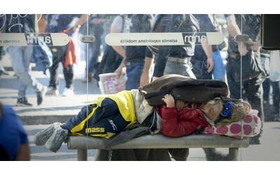 Rapporto Caritas in Italia uno straniero su tre vive in povert assoluta Ma i media tacciono