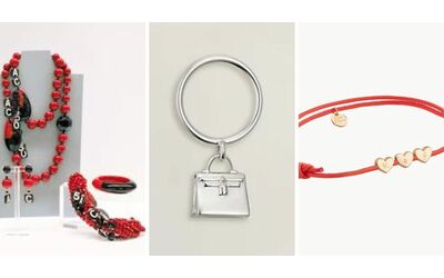 Regali di Natale 24 gioielli da regalare o regalarsi dalla collana di Kate Middleton al bracciale saldato i modelli su cui puntare a partire da 29 euro