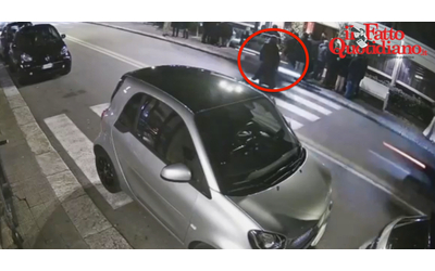 Reggio Calabria, motociclisti investono ragazza sulle strisce pedonali e scappano: il video dell’incidente e la fuga