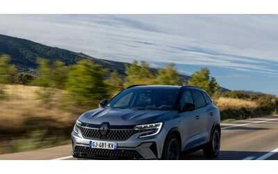 Renault E-Tech, il segreto è nel cambio. Al volante della gamma ibrida della Losanga