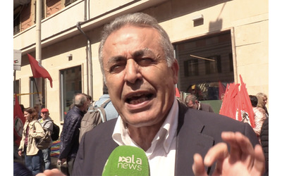 Riarmo, il presidente della comunità palestinese in piazza: “La pace si fa con la legalità, non con le armi”