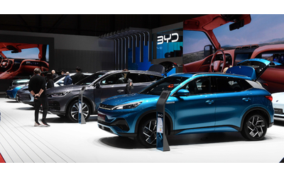 Ricarica in soli 10 minuti per le nuove auto elettriche della cinese Byd. Superata la piattaforma di Tesla