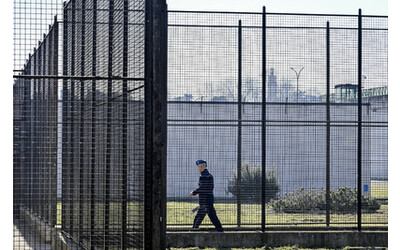 Ricerche in corso per l evaso dal carcere di Lodi forse ci sono complici per la fuga del 23enne
