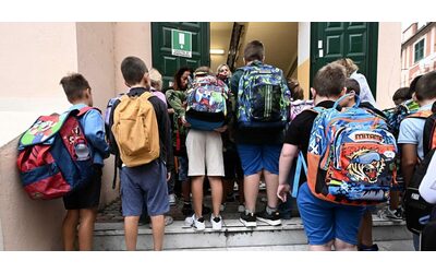 Rientro a scuola ancora con un esercito di precari tra prof e personale Ata. E più di una cattedra su cinque è scoperta