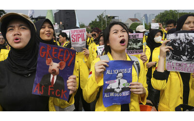 Rivolta in Indonesia: studenti, donne e lavoratori in piazza contro oligarchia, sprechi e repressione gestita dai corpi paramilitari