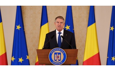 Romania, si è dimesso il presidente ad interim Klaus Iohannis: le opposizioni avevano raccolto firme per la sua sospensione