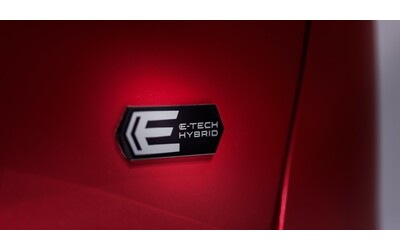 RS 16 e nuova Clio E-Tech 160, dalla pista alla strada. L’evoluzione ibrida Renault