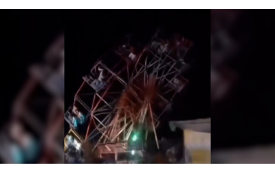 Ruota panoramica cede improvvisamente con decine di persone a bordo ripreso il momento del crollo