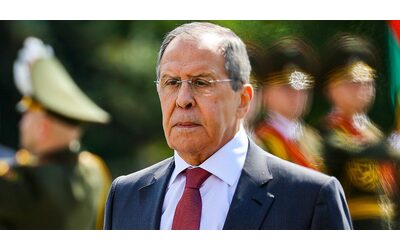 Russia, Lavrov: “In risposta agli Usa pronte misure di deterrenza nucleare. A Kiev possibile soluzione politica con lo stop all’invio di armi”