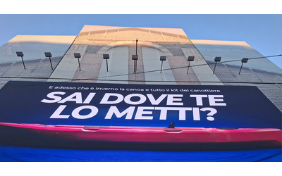 Sai dove te lo metti Pubblicit sulla chiesa dei Navigli lettere all arcivescovo di Milano che spegne l insegna