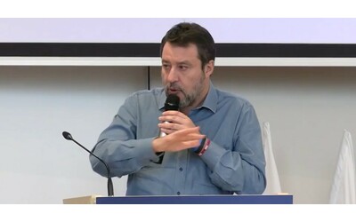 Salvini al congresso conferma la sua idea: “La Lega nazionale è una scelta giusta per l’Italia e per il Nord, non torno indietro”