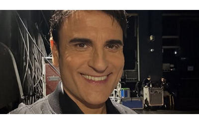 Sanremo 2025, Sal Da Vinci sul palco con i The Kolors: ecco qual è il suo vero nome