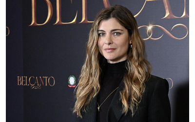 Sanremo 2025, Vittoria Puccini: “A Belcanto inganni, tradimenti e passioni travolgenti. Sullo sfondo un segreto tenuto nascosto per anni”