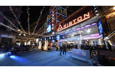 Sanremo 2026 le pagelle delle prove generali Sal Da Vinci The King 10 Eddie Brock alias Mod 5 Chiello l Alieno 5 Fedez Masini mordono il podio 9 Paradiso 8 e Raf 7 i nostri panda