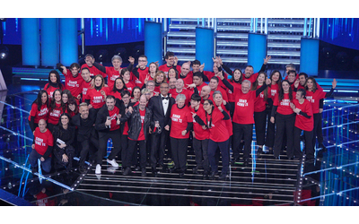 Sanremo 2026 top e flop della seconda serata ottimo il coro Anfas di La Spezia meno il meccanismo degli annunci